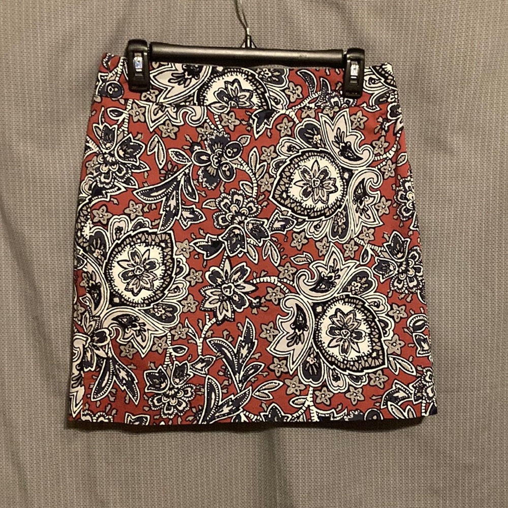 Paisley print fully lined skirt Size 2
